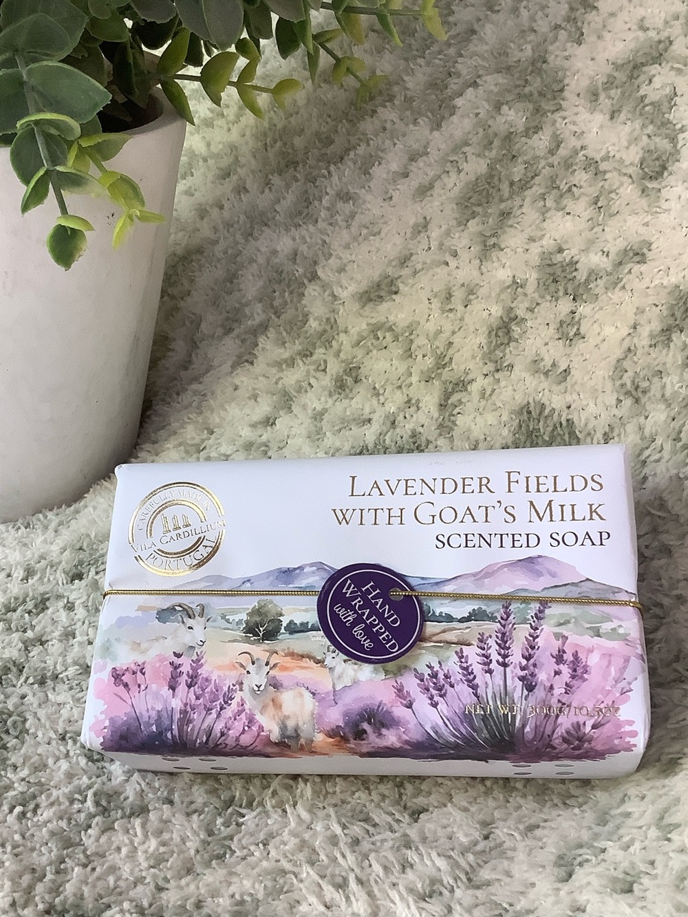 Lavender Fields with Goat's Milk Scented Lavender Soap in 10.50 oz Bar NWT